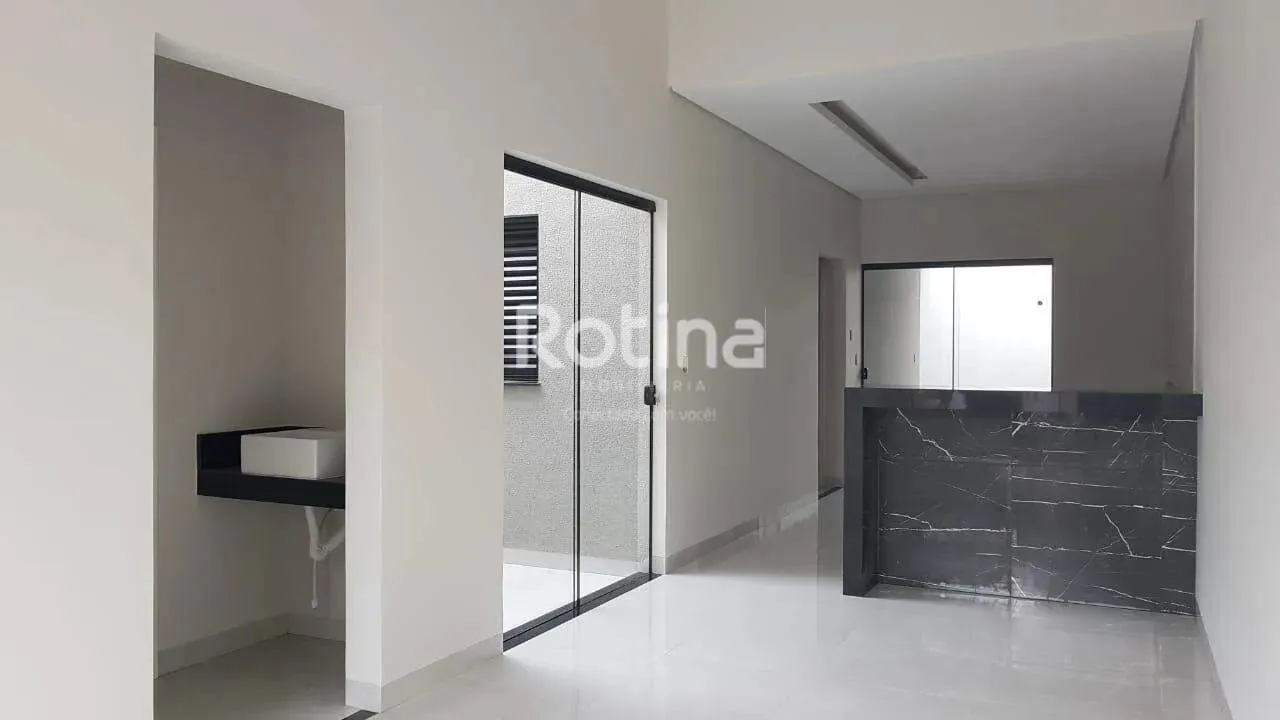 Casa à venda, 3 quartos, Novo Mundo - Uberlândia/MG - Rotina Imobiliária