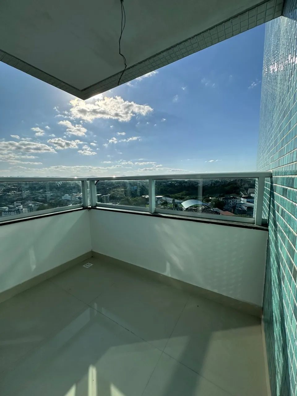 Apartamento Novo com Varanda 