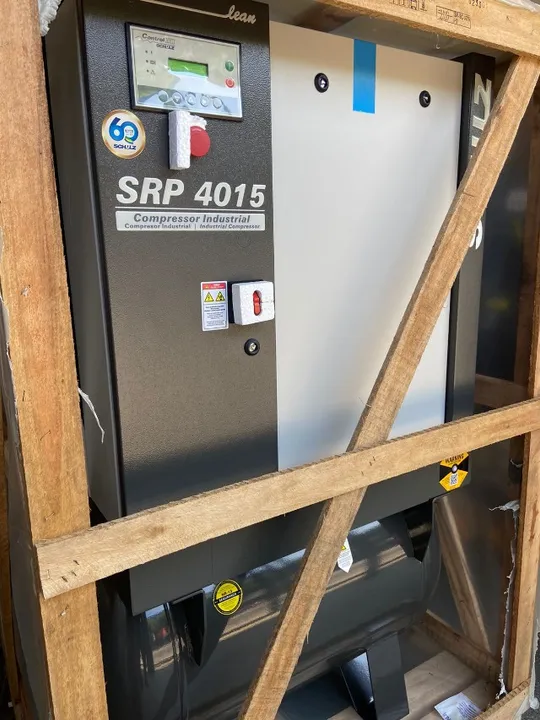 Compressor de Parafuso SRP 4015 15HP 230L 51pcm Trifásico