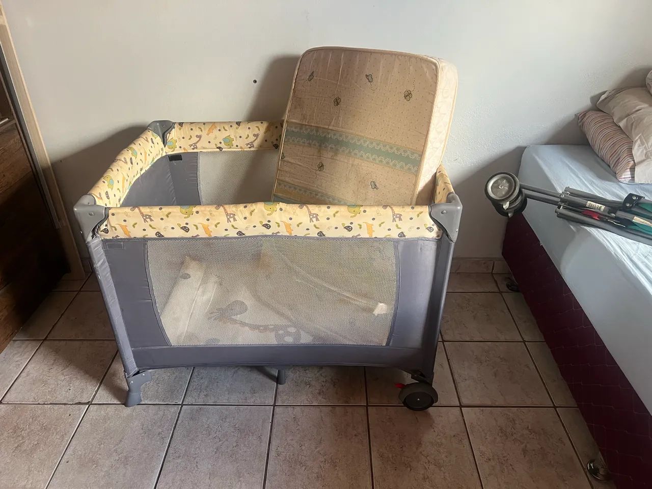 CERCADO INFANTIL COM COLCHÃO 