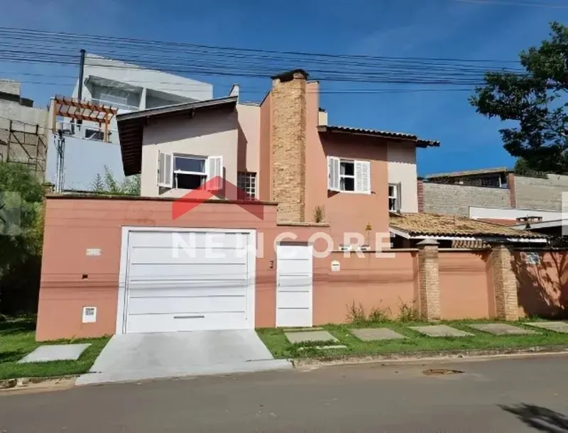 Casa em Rua Afrânio Junqueira - Parque San Carlo - Poços de Caldas/MG