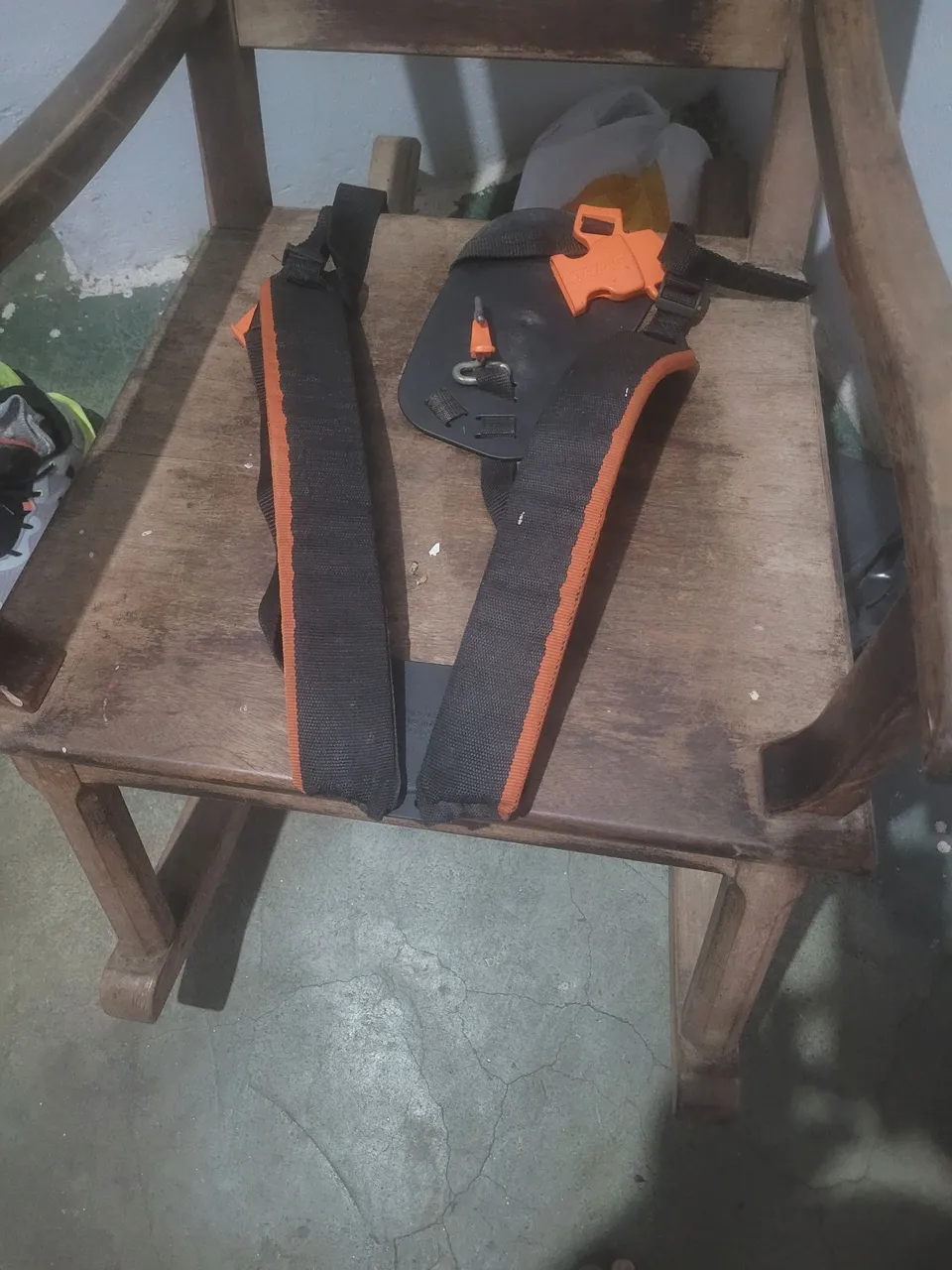 Cinto para roçadeira