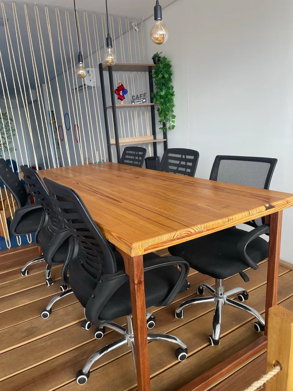 Oferta única!!! Mesa rústica grande! Boa para área externa ou escritório 64291060241537120