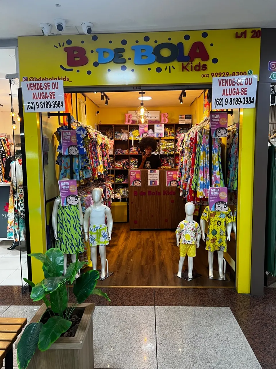 Alugo loja no mega moda