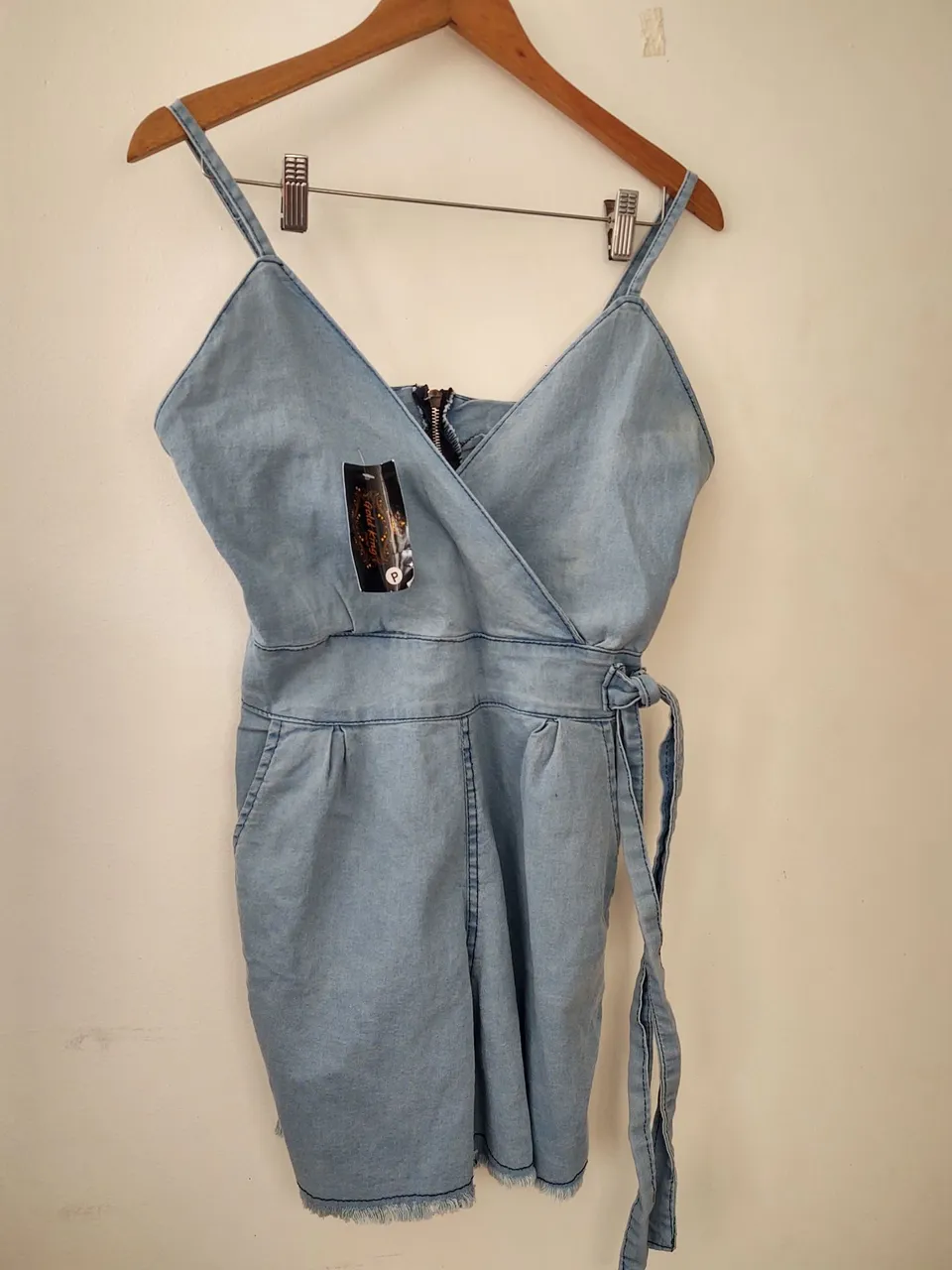 Macacão Jeans com Amarração Feminino