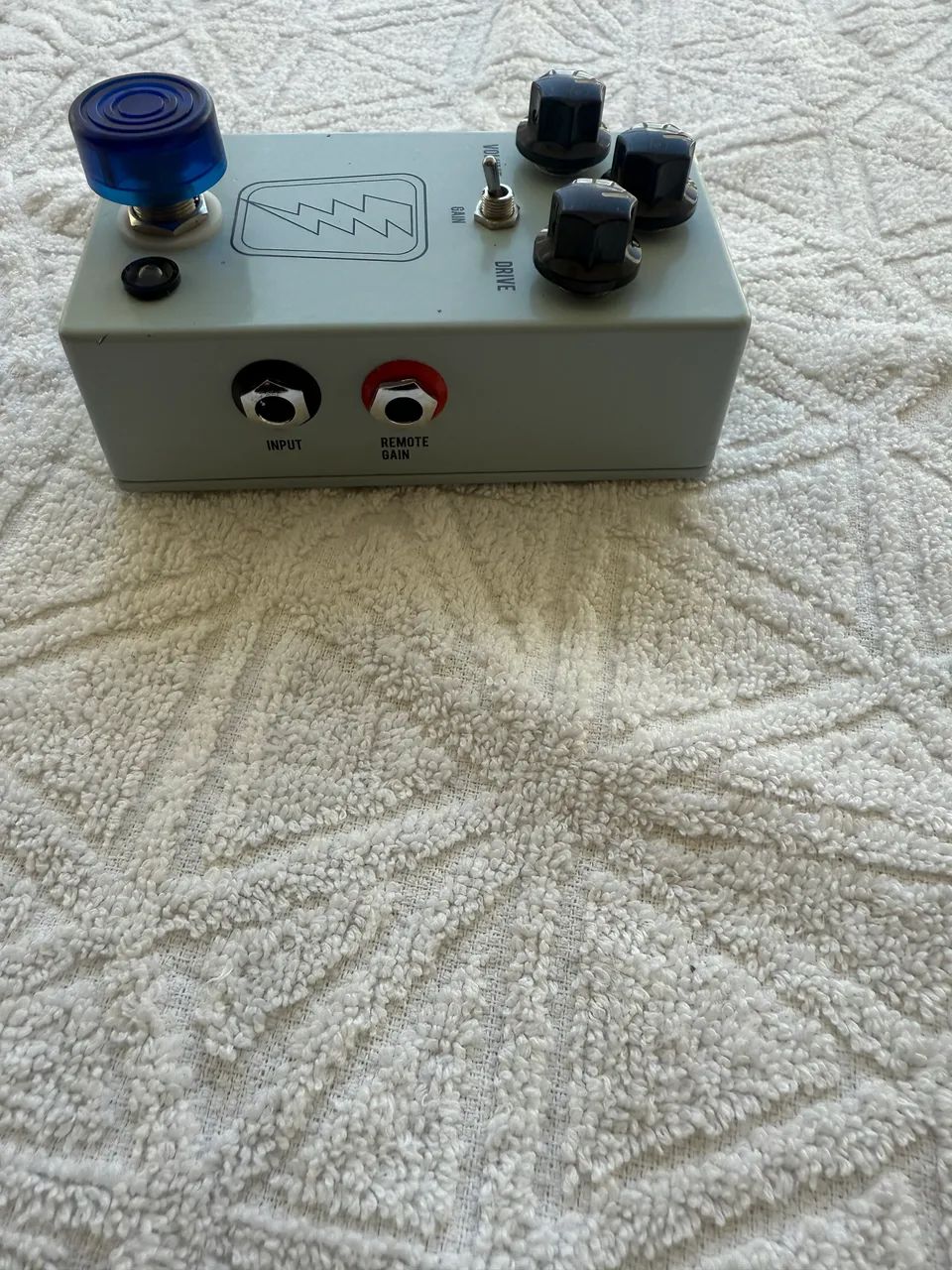 ギター JHS Pedals superbolt v2 Moss Music - Pedal de Guitarra JHS SuperBolt V2 Overdrive