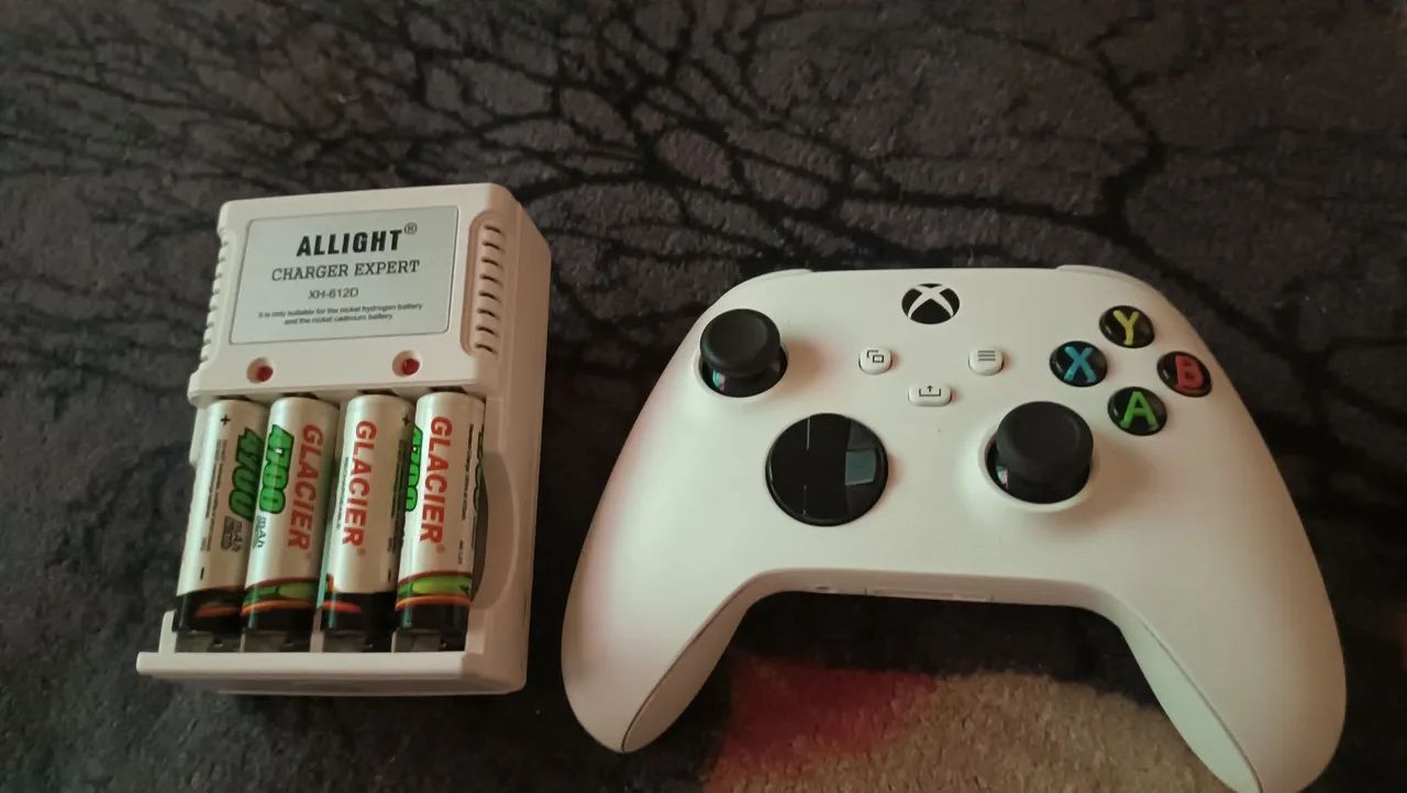Selling Xbox Series S controller (WITH DRIFT)64313242264706120