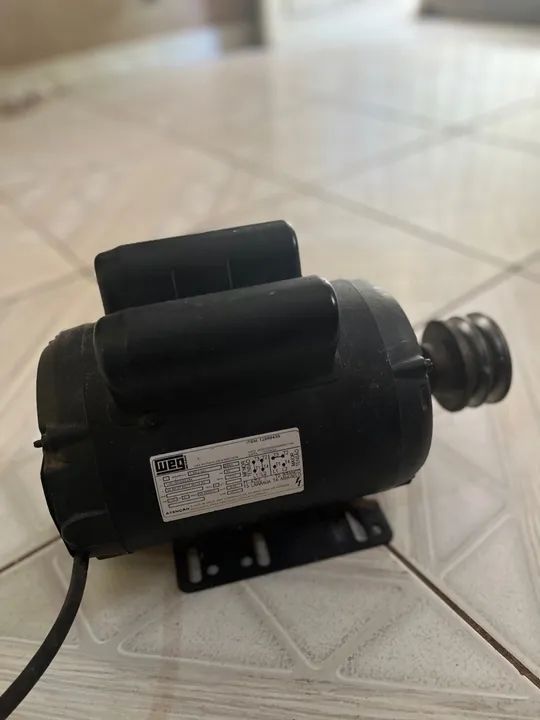 Motor Elétrico 2cv WEG