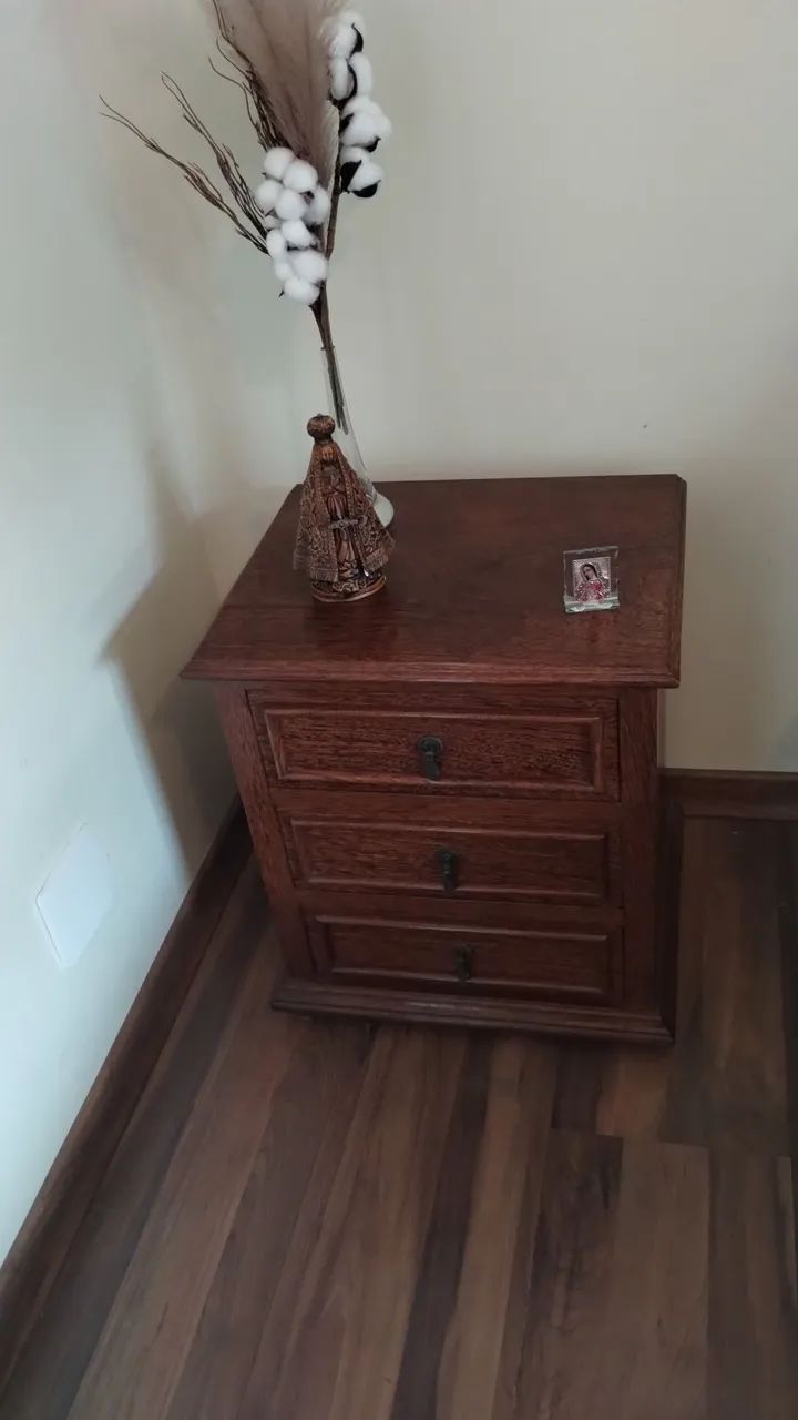 Mesa de cabeceira em madeira de lei - Foto 3