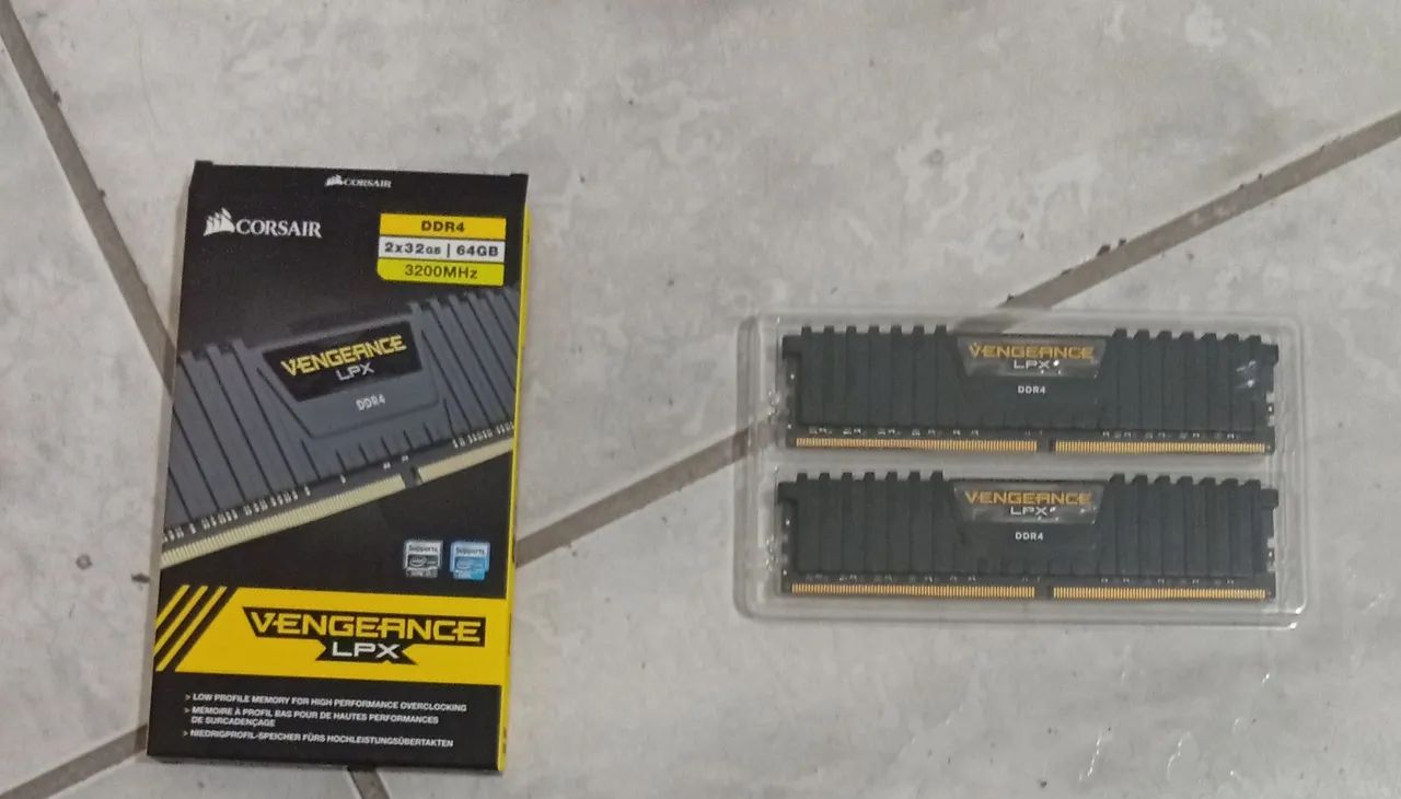 メモリー Corsair Vengeance LPX DDR4 64GB 3200MHz VENGEANCE® LPX