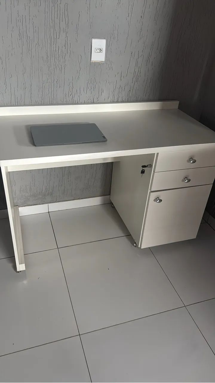 Vendo Notbook e a Mesa 