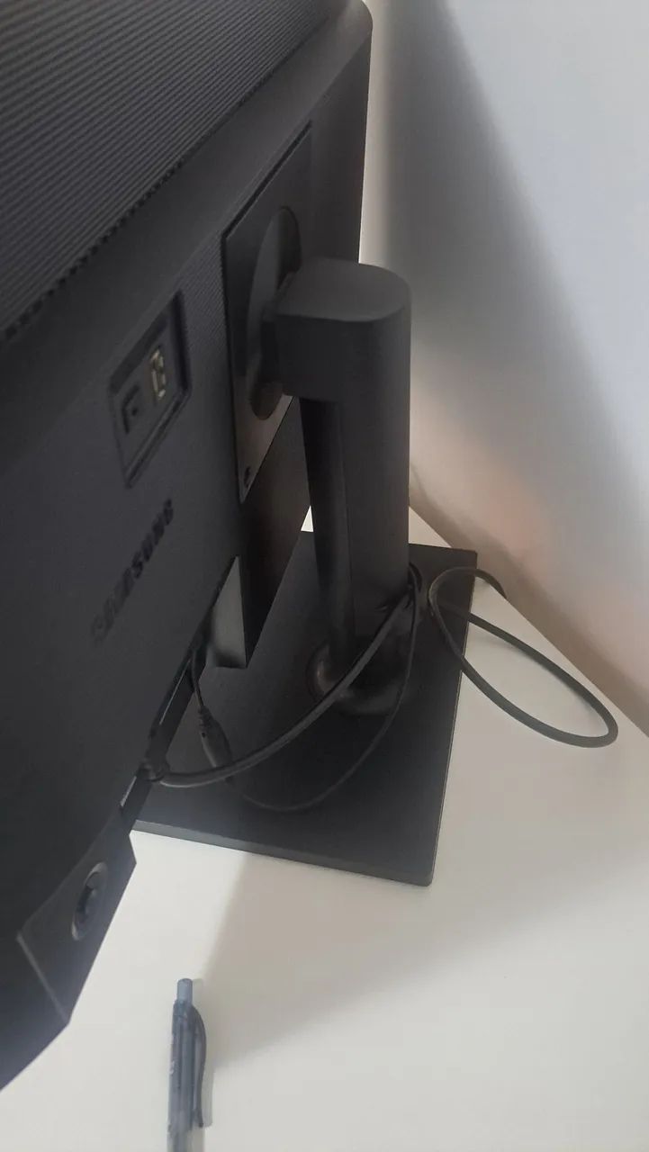 Monitor Samsung Odyssey G30 24 polegadas COM DEFEITO - Foto 3
