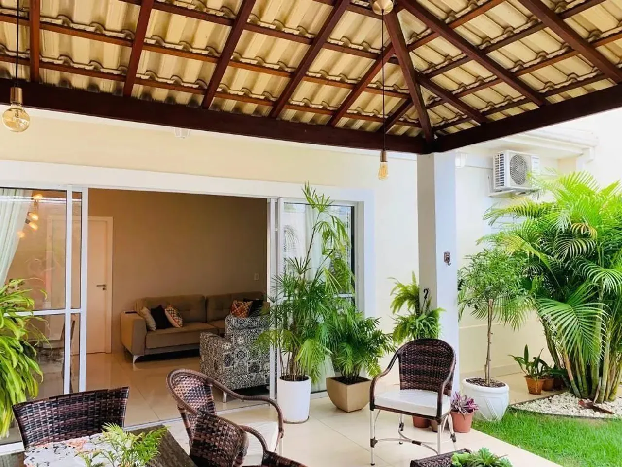 Casa Térrea com Quintal Condomínio Vista Residence, Cuiabá-MT