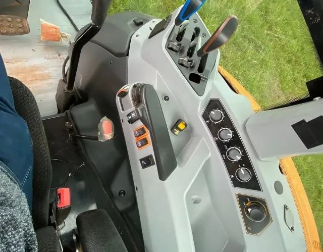 Trator Valtra A114 ano 2021 - Foto 5