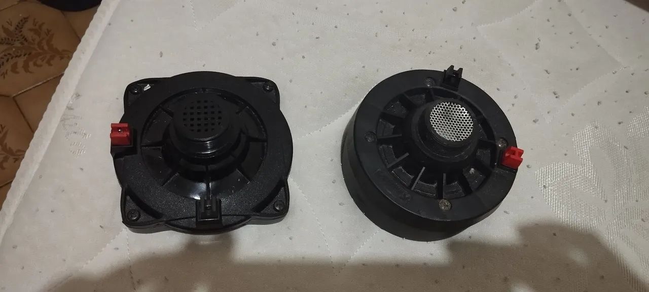 Drivers de compressão para caixas de som