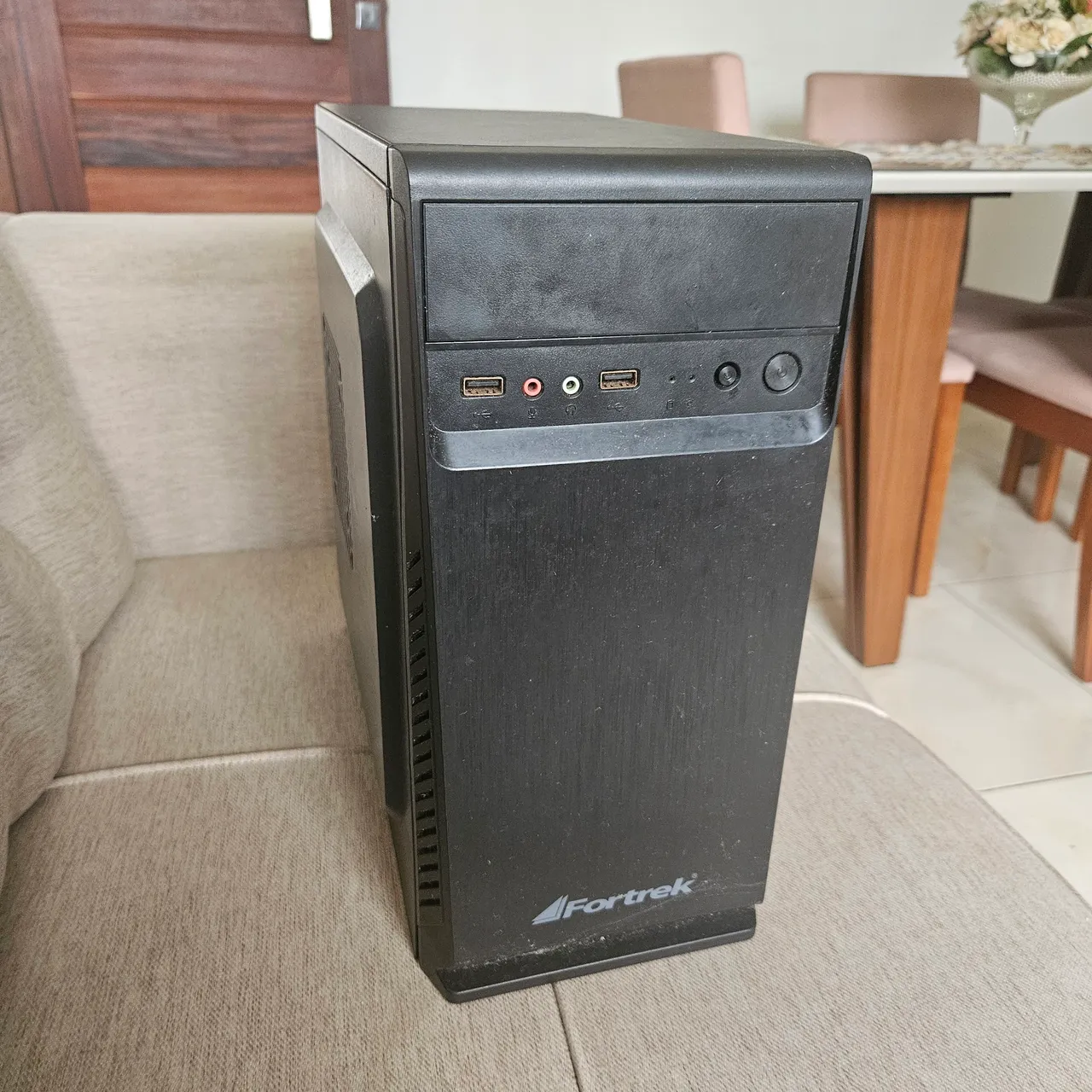 Gabinete fortrek preto