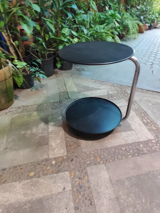 Mesa de canto para sala em Metal