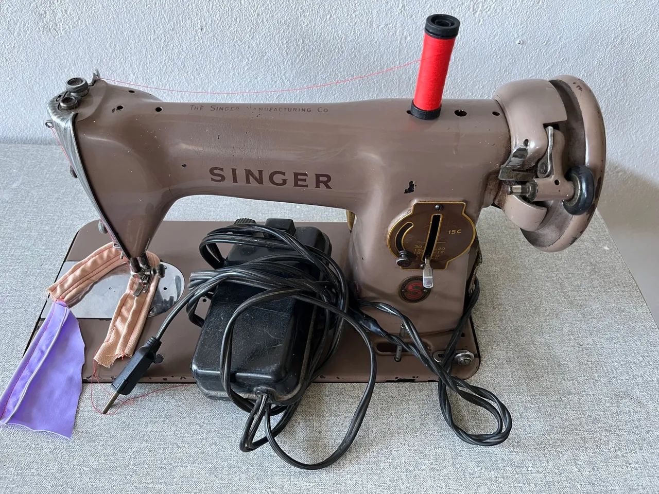 Máquina de Costura Singer  - Foto 6