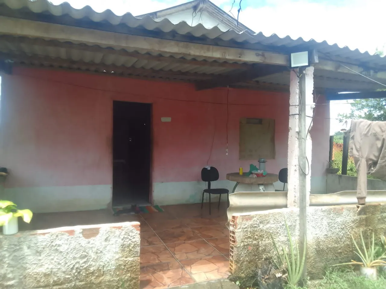 Vendo um terreno com casa no km 13 BR 319
