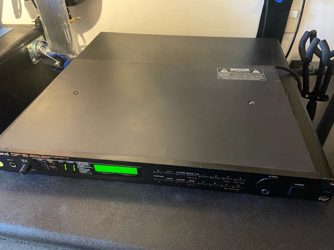 Roland GP-16 - Processador de Guitarra Digital - Equipamentos e