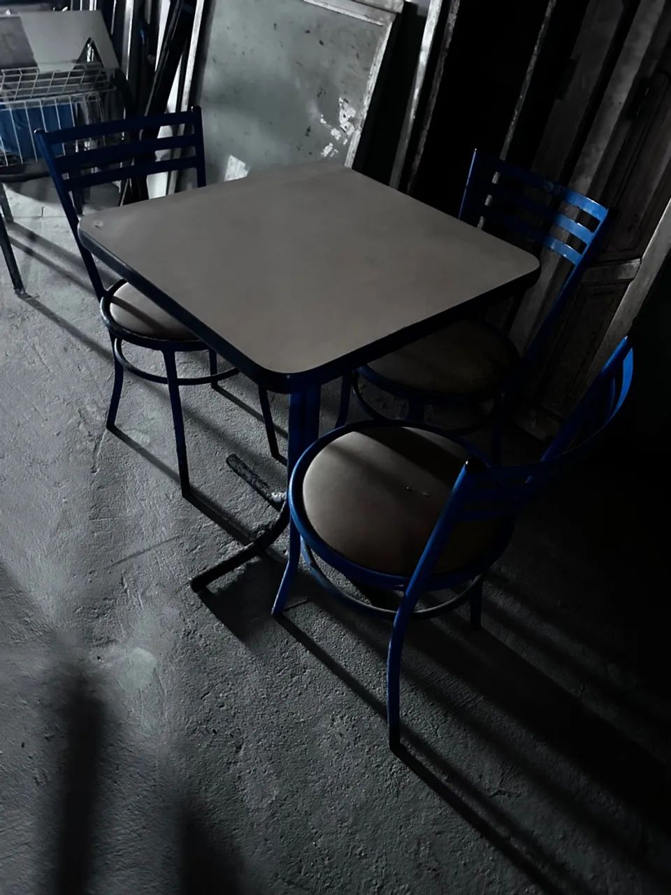 Mesa com 3 cadeiras  - Foto 4