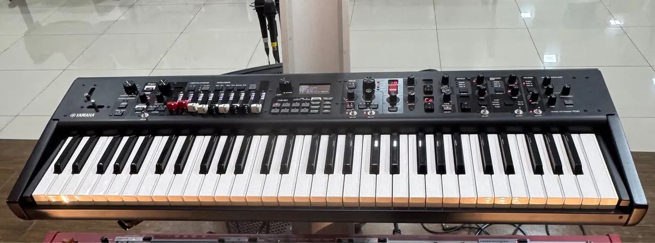 Teclado Yamaha YC61 com bag