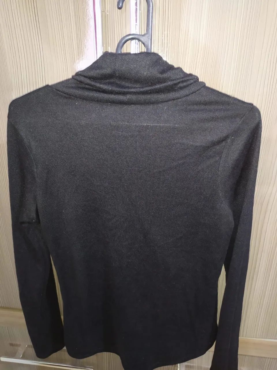 Blusa Preta de Manga longa - M !BAIXOU - Foto 3