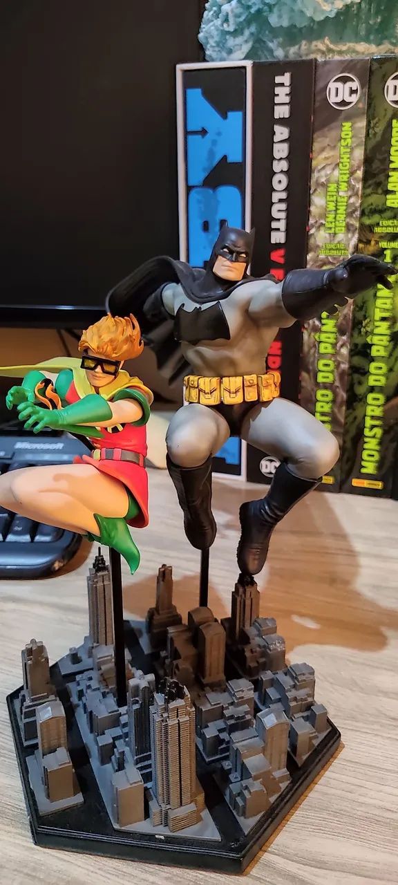 Batman e Robin Frank Miller Deluxe Art Scale 1/10 (Versão Regular) - Iron Studios  - Foto 5