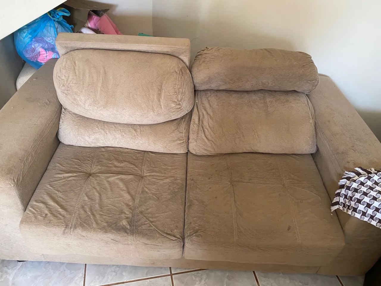 Sofá 3 lugares confortável