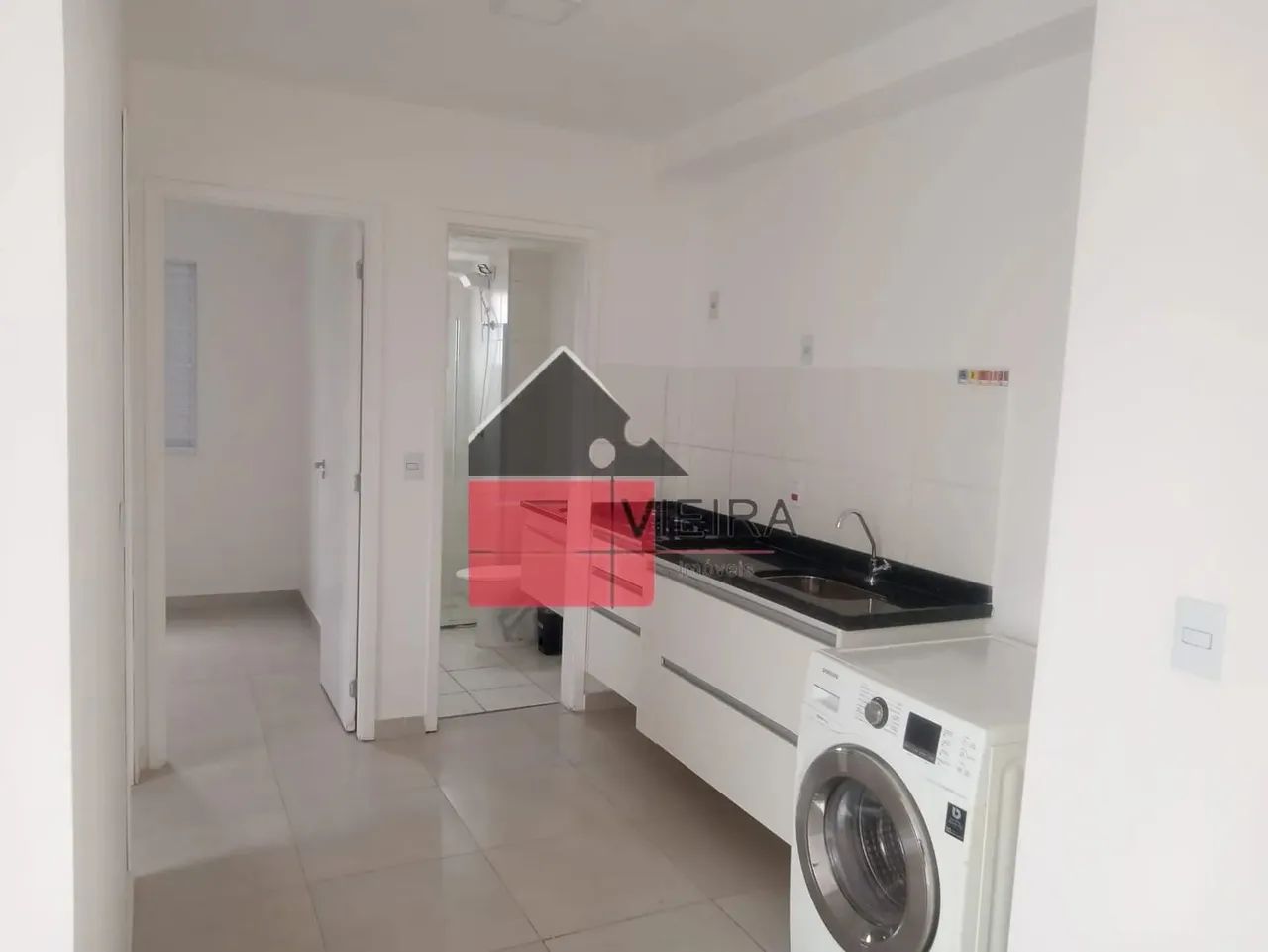Apartamento à venda,com 2 dormitorios,armarios planejados,transportes,farmacias,proximo do