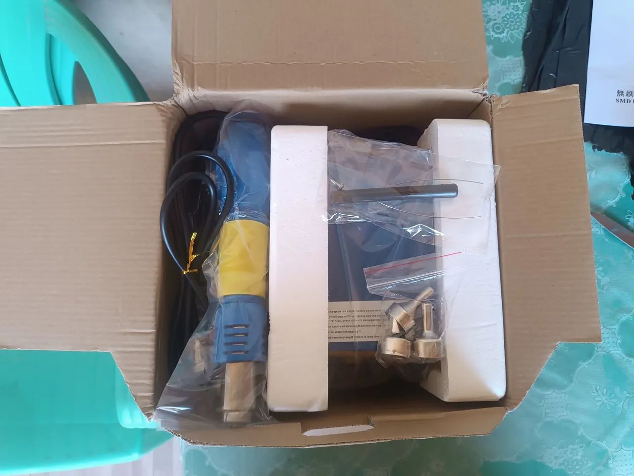 Estação de Retrabalho Yaxun 881D - Ar Quente + Ferro de Solda Profissional - Foto 2