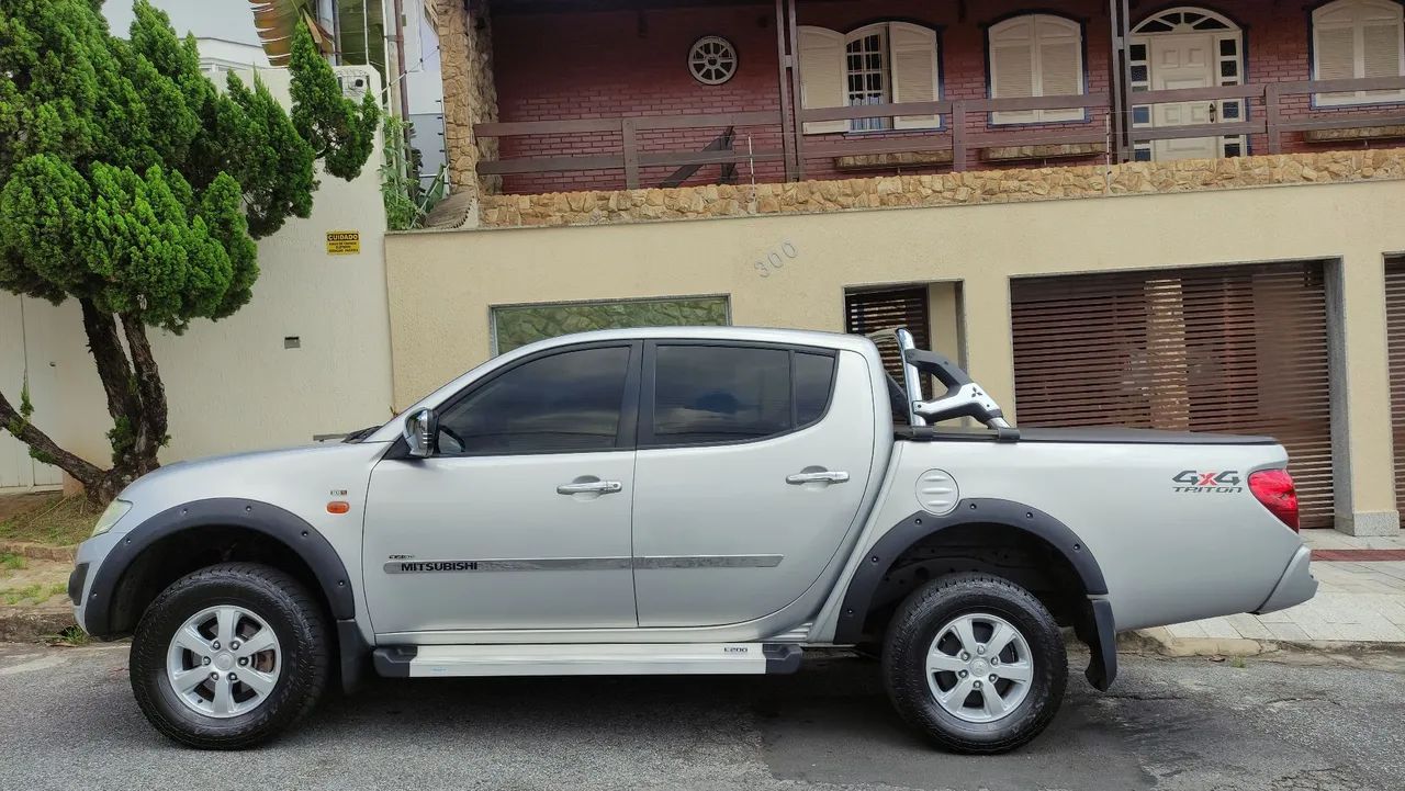 TRITON 3.2 DIESEL,4X4,COURO,SEGUNDO DONOFINA! ESTUDO TROCAS