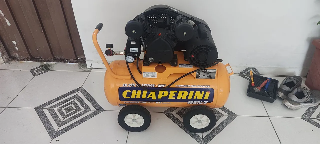 Compressor de ar Chiaperini Rex T 10 pés 50 litros 2 HP