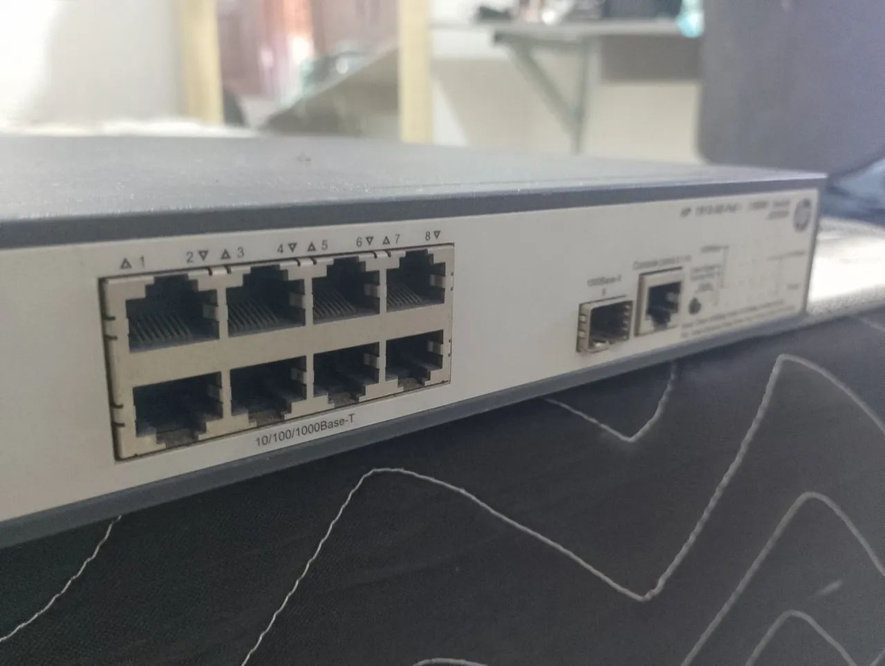 Switch HP 1910-8G-PoE+ 180W JG330A - Foto 3