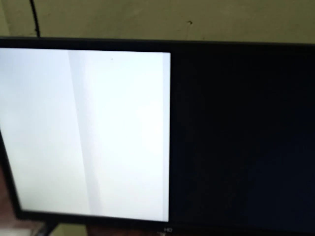 Uma TV de 50 polegadas uma de 34 e uma de14 e dois monitores  - Foto 5