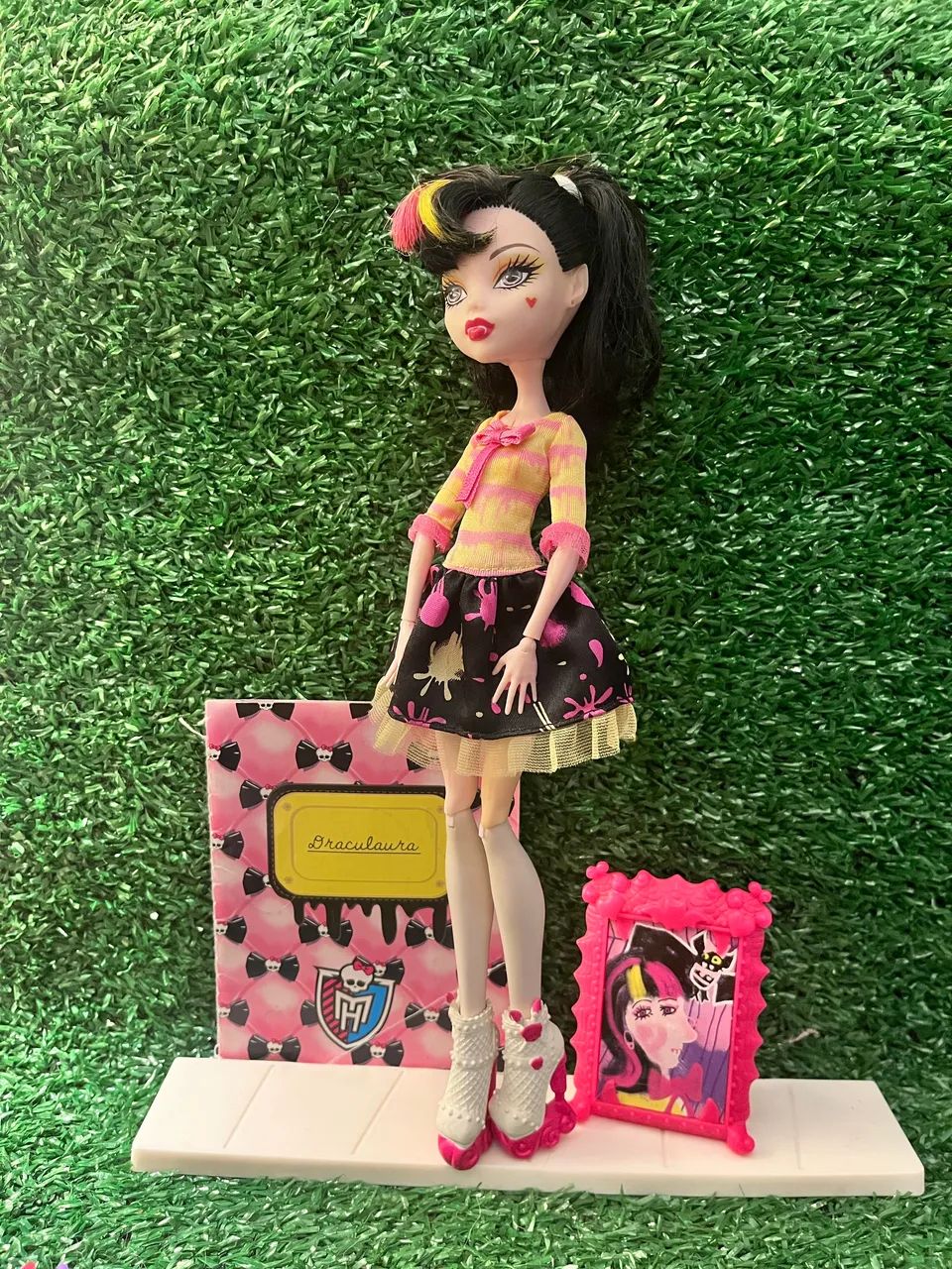 Boneca Monster High Draculaura Art Class