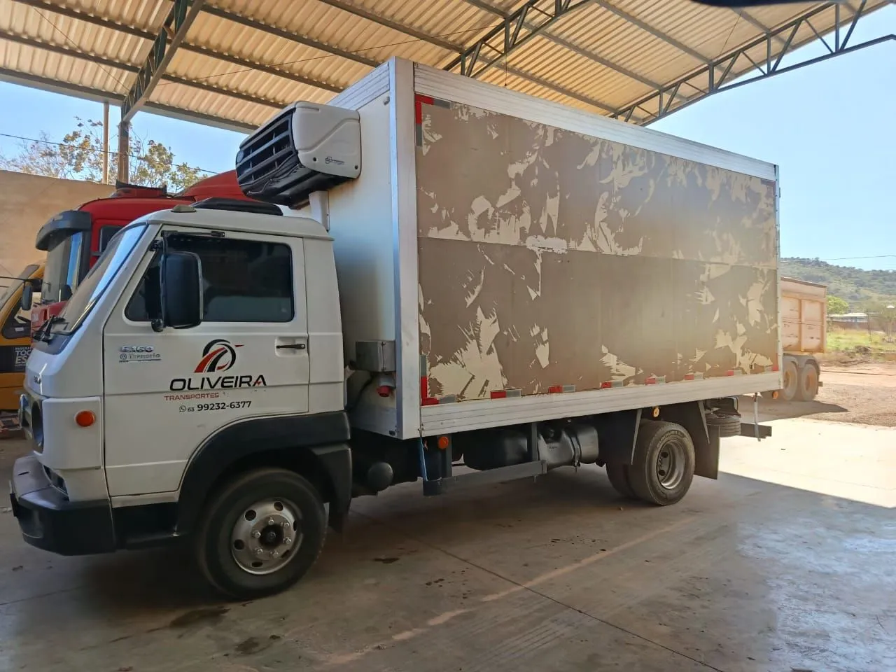 Caminhao delivery 8.160 Baú refrigerado