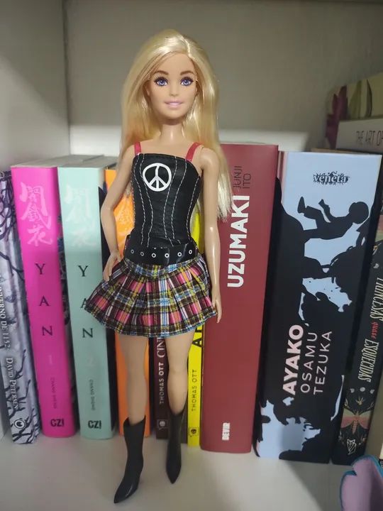 Boneca Barbie RBD Roberta Rebelde - Foto 3