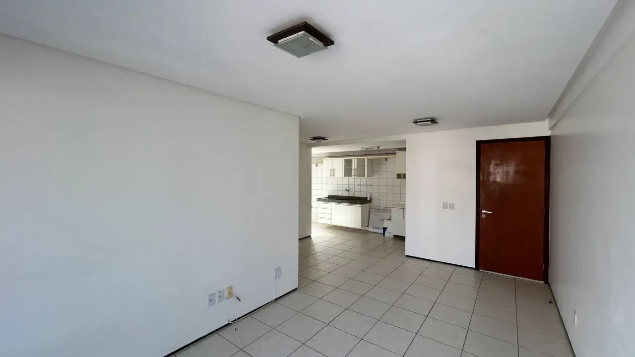 ALUGO APARTAMENTO NA PONTA DO FAROL COM 2 QUARTOS SENDO UMA SUÍTE - Foto 3