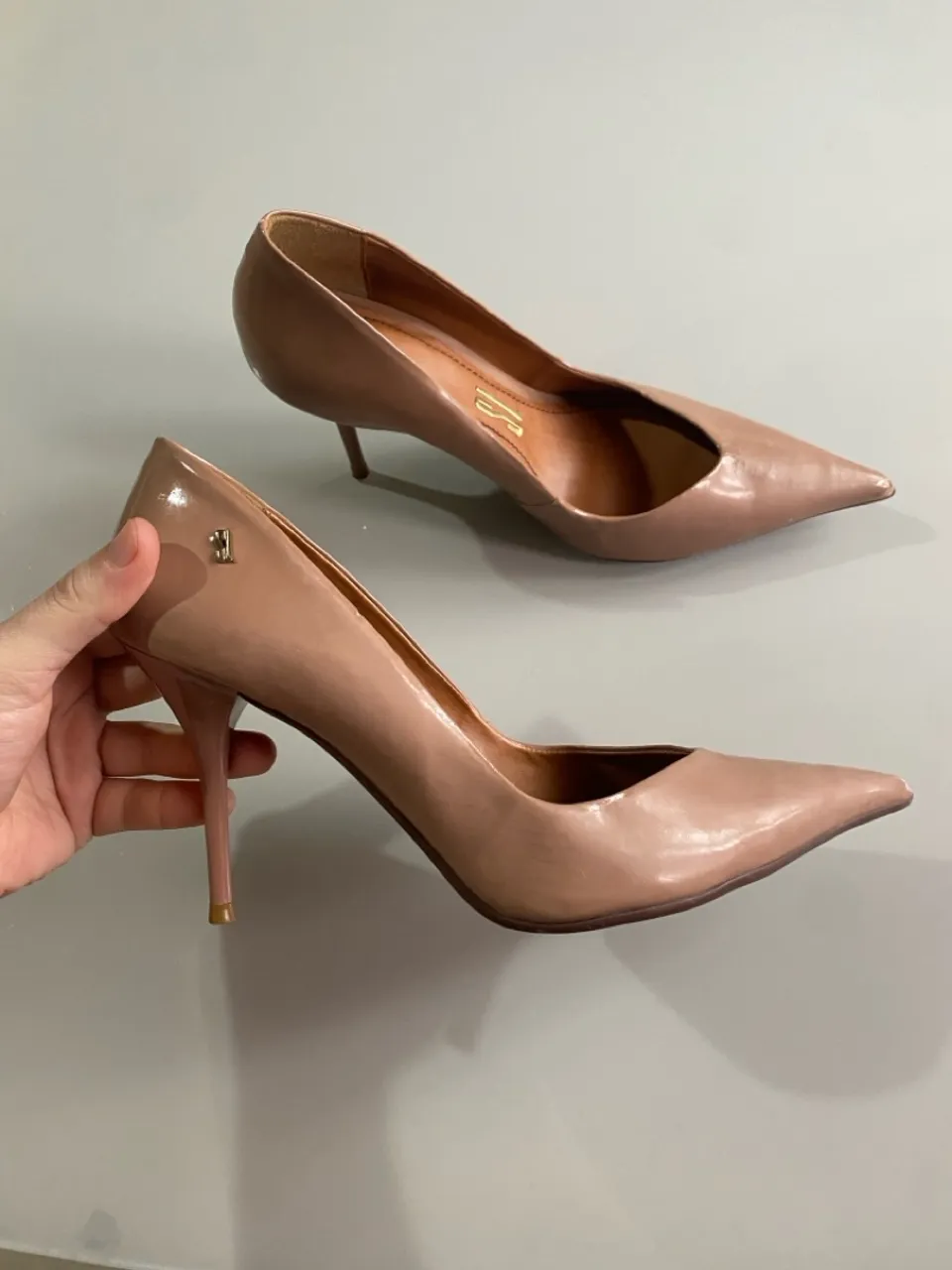 Scarpin nude salto fino