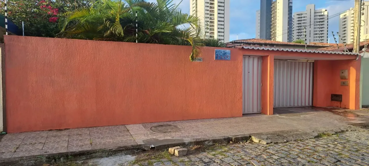 Linda Casa 5/4 Sendo 03 Suítes - Lagoa Nova