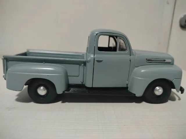 Miniatura Ford F1 Pickup 1948 Maisto 1/25 #1Cinza - Foto 2
