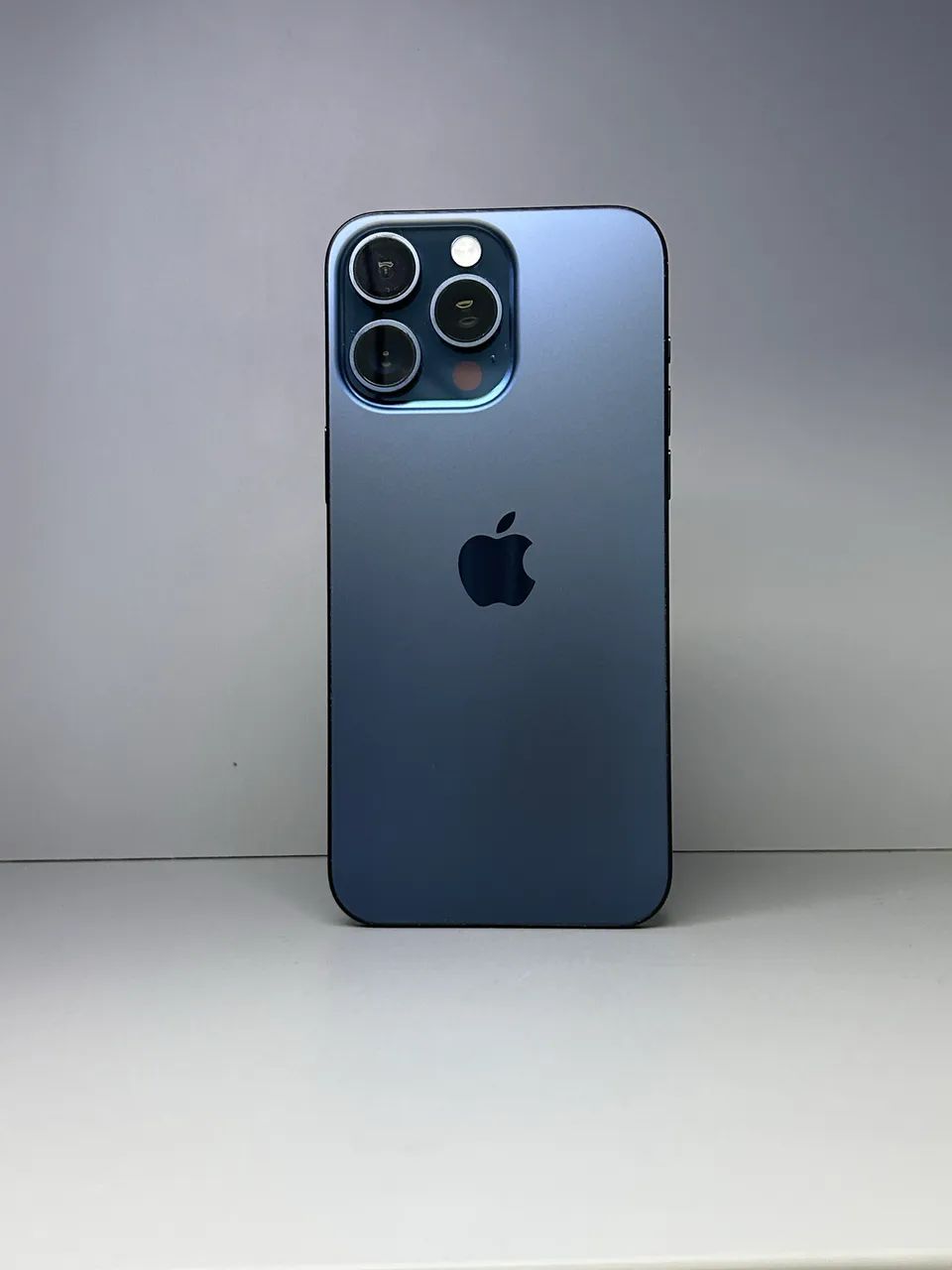 iPhone 15 pro Max 256gb - Titanium Azul - Celulares e Smartphones