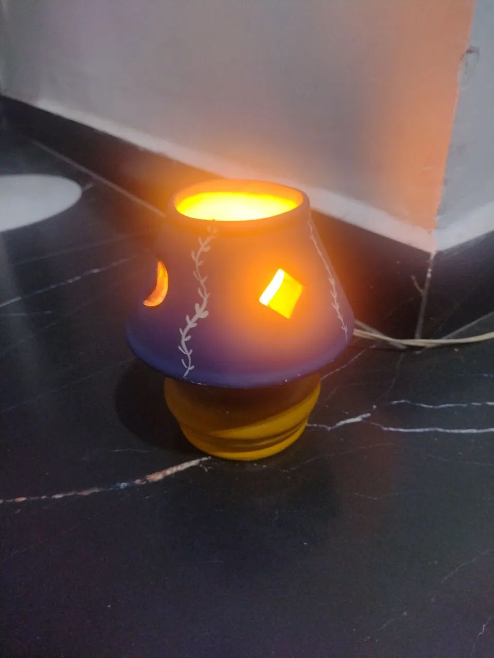 Abajur amarelo e azul peça antiga  - Foto 3