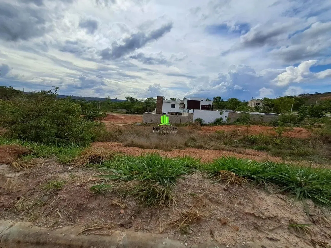 Lotes em Condomínio em Mariposas.