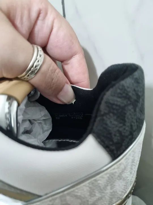 Tênis Michael Kors branco - Foto 2
