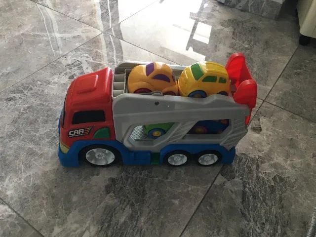 Caminhão com Carrinhos de Brinquedo - Foto 3