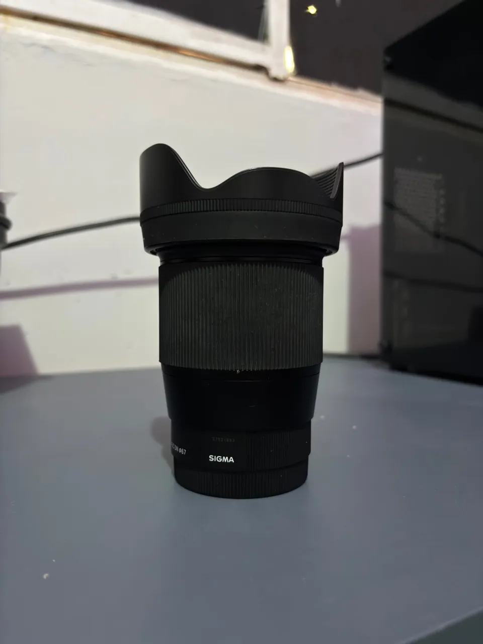 Lente Sigma 16mm f/1.4 DC DN para Sony E-Mount