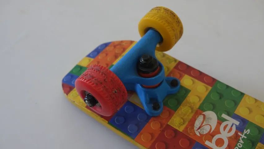 Skate infantil BelSports, 43cm, com shape com lixa, em ótimo estado.