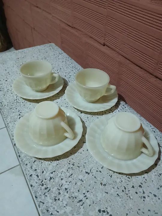 Jogo de Chá Vintage em Opalina(Colorex)